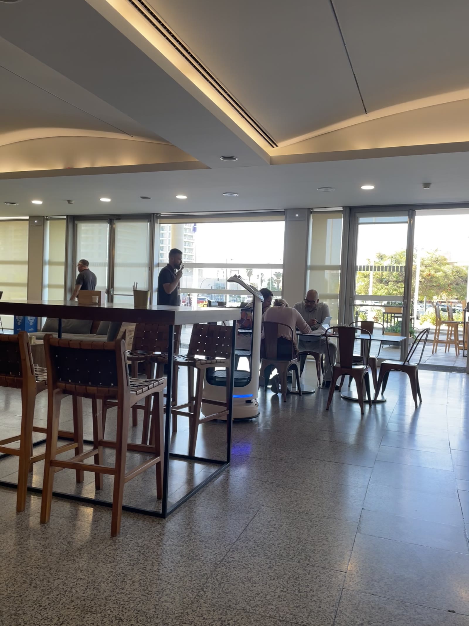 The waiter robot working the cafeteria of the Palacio de Congresos de València